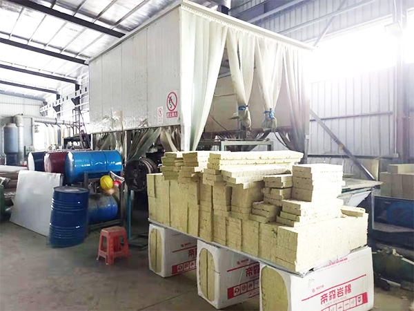 厂房材料堆放